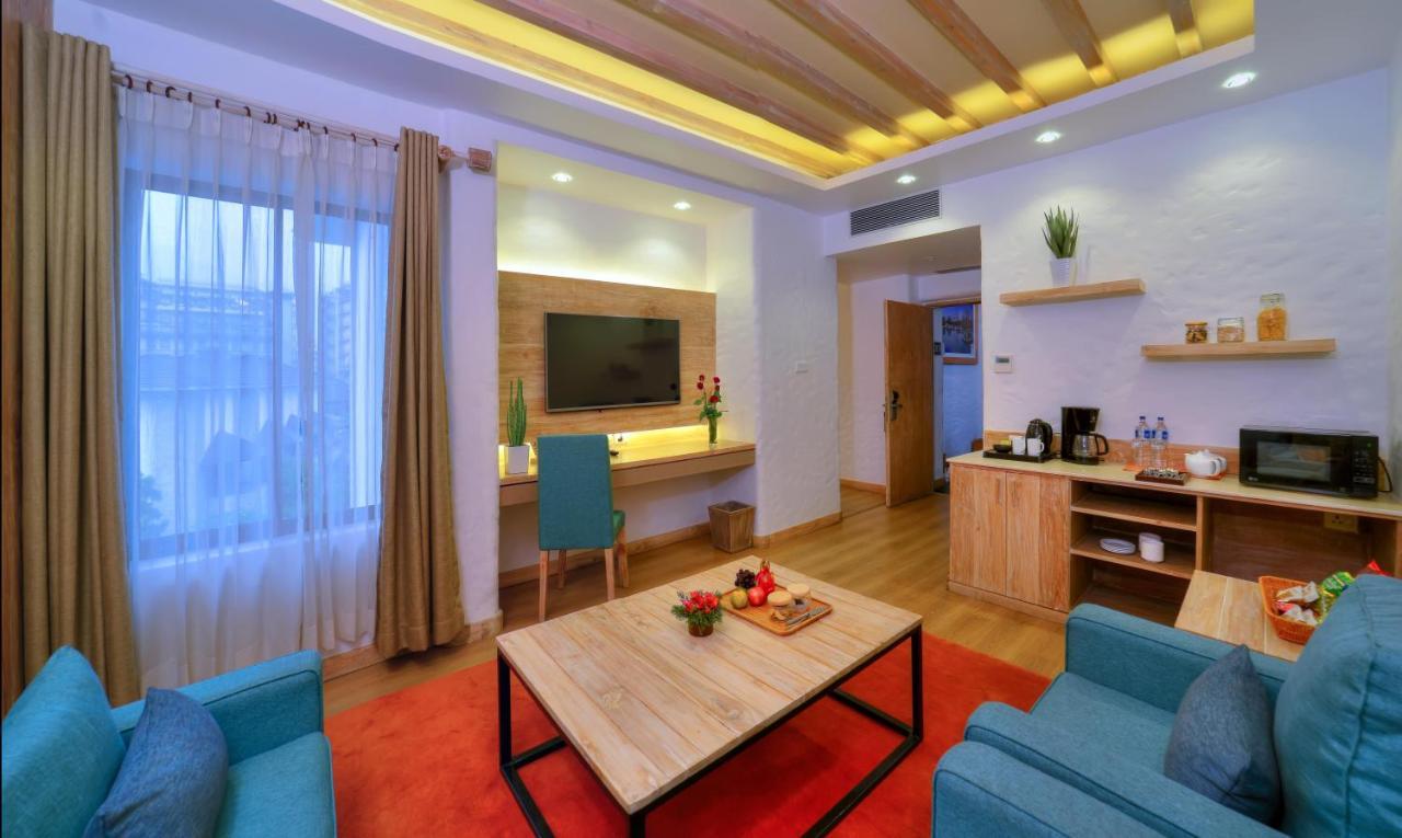 Hotel Barahi Pokhara Exterior photo