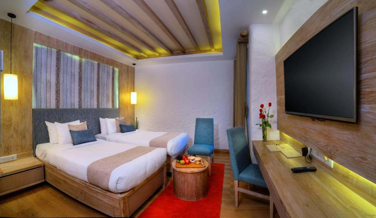 Hotel Barahi Pokhara Exterior photo