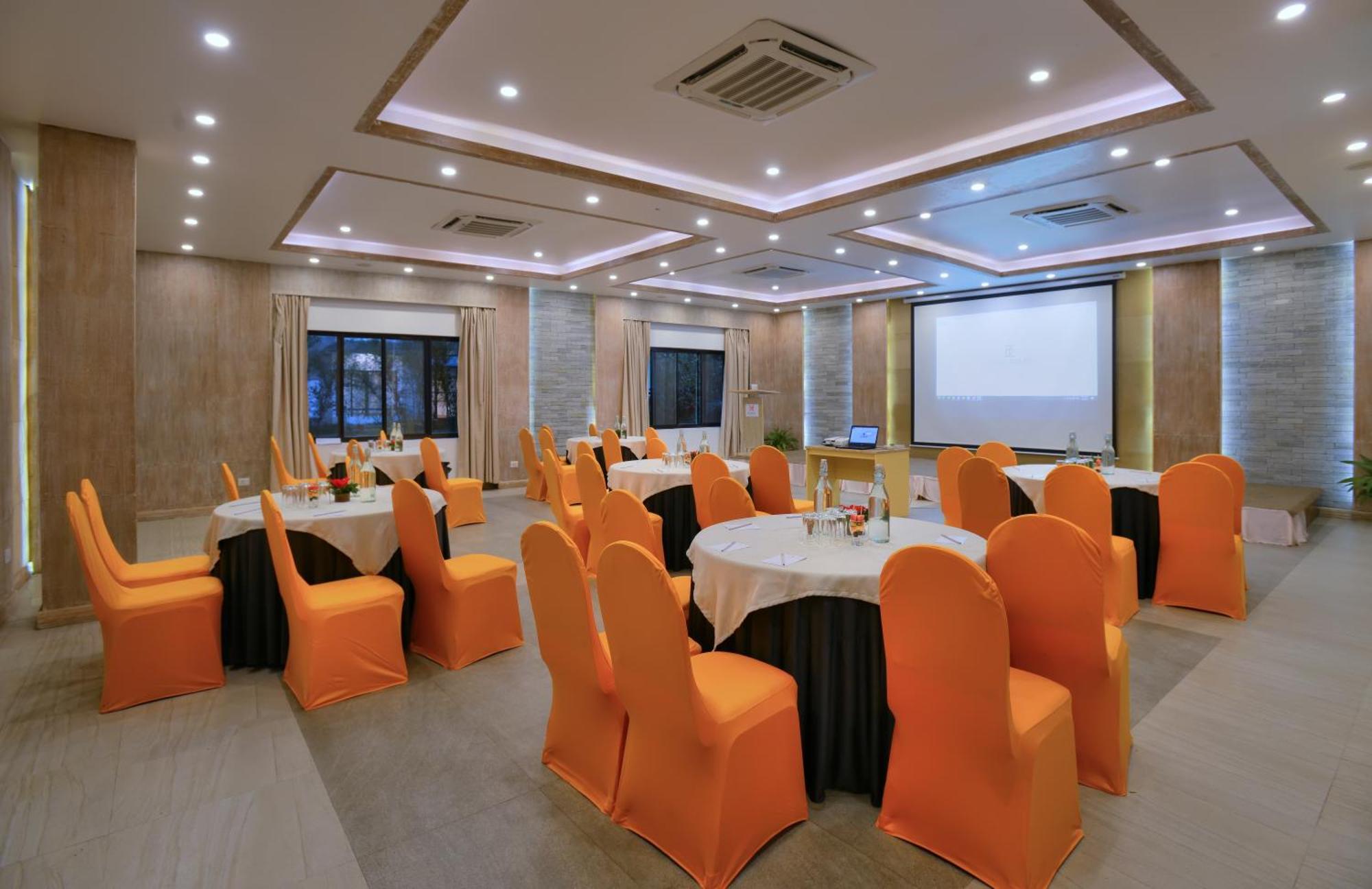 Hotel Barahi Pokhara Exterior photo