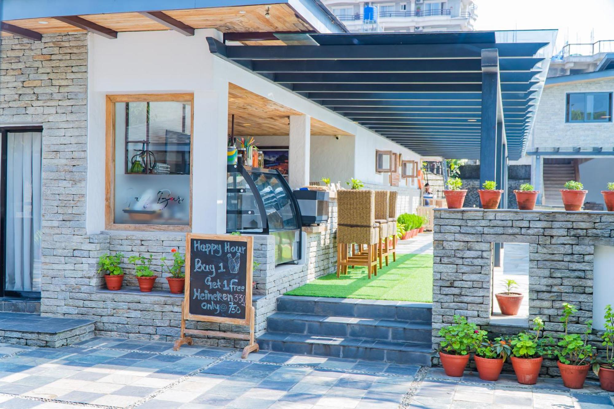 Hotel Barahi Pokhara Exterior photo