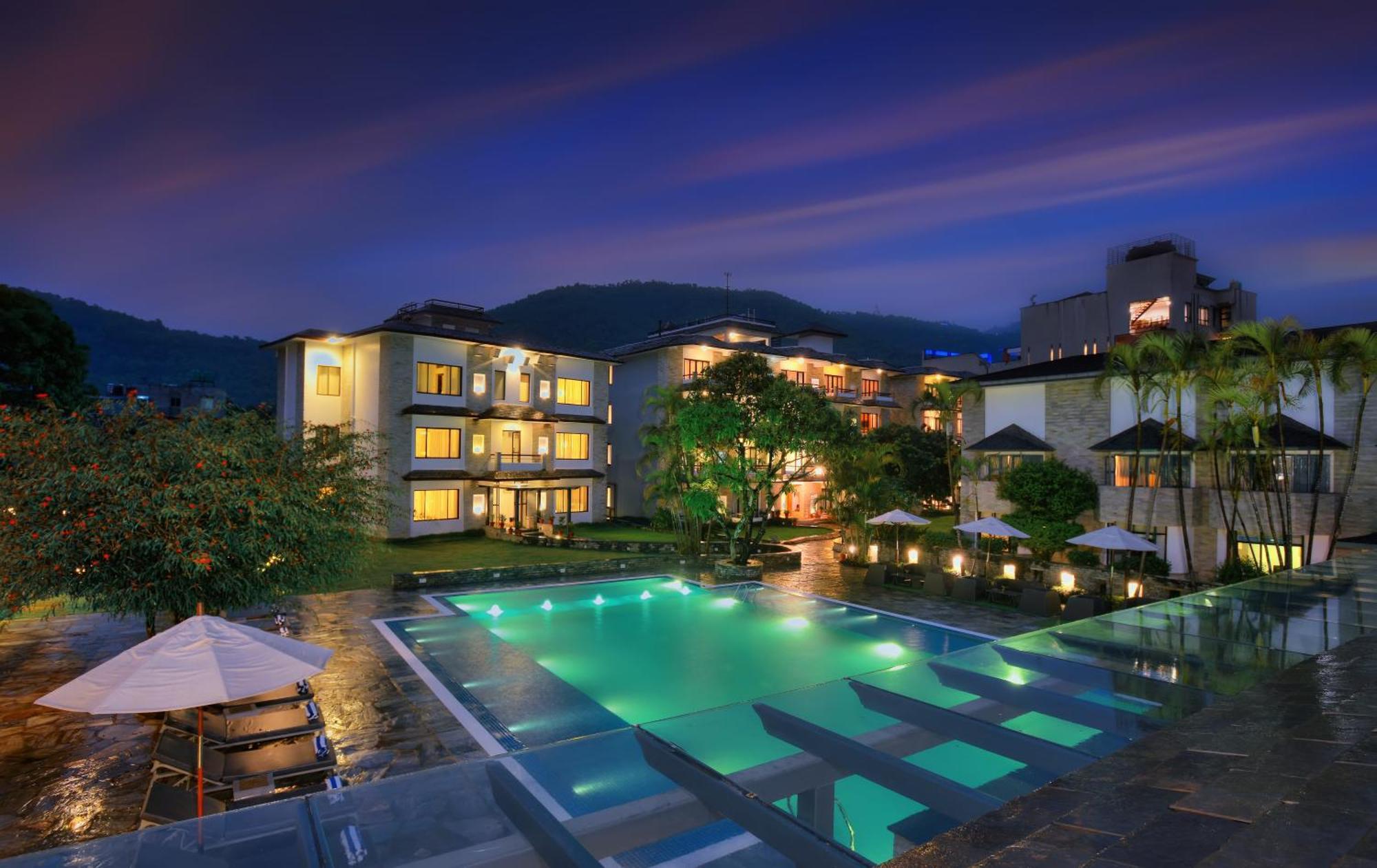 Hotel Barahi Pokhara Exterior photo