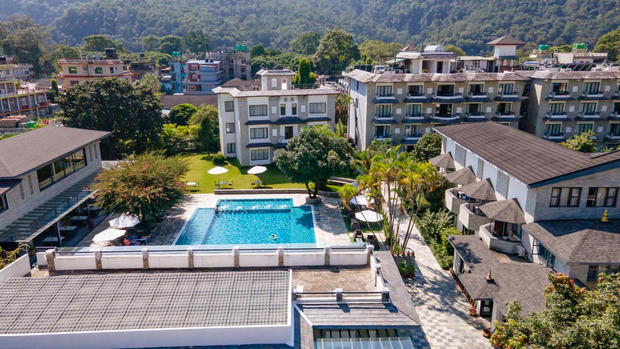 Hotel Barahi Pokhara Exterior photo
