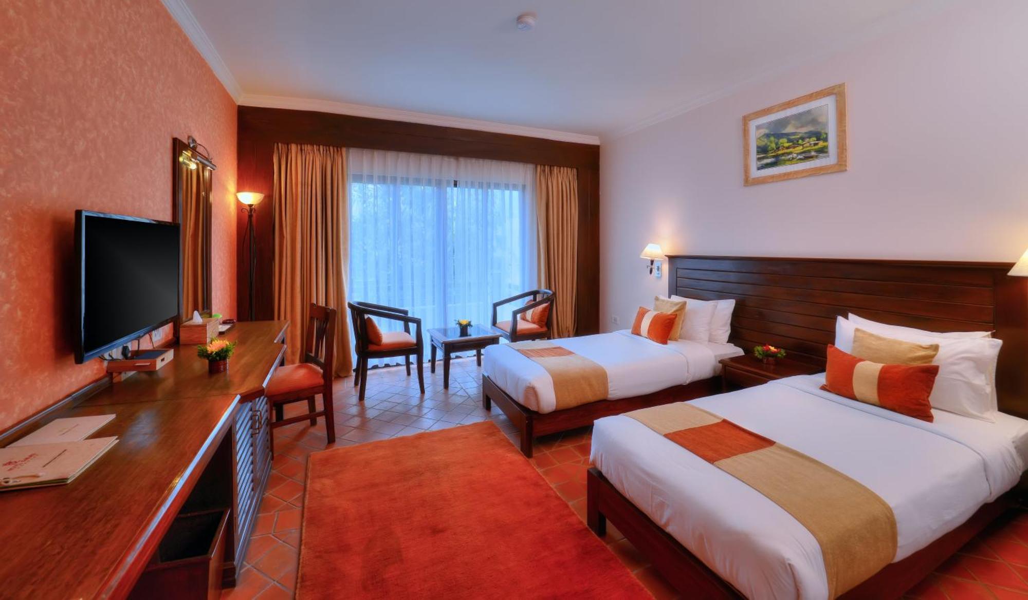 Hotel Barahi Pokhara Exterior photo