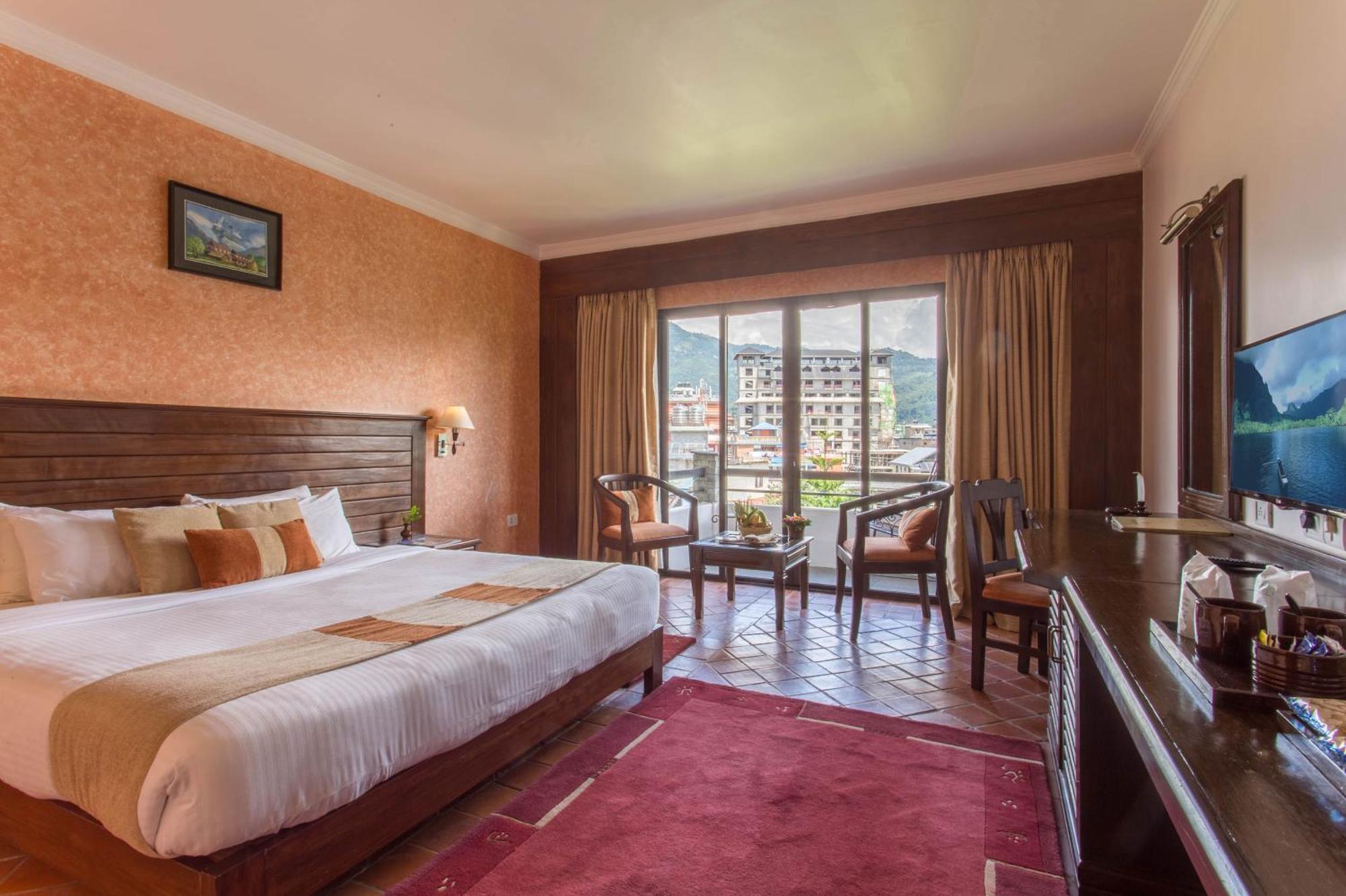 Hotel Barahi Pokhara Exterior photo