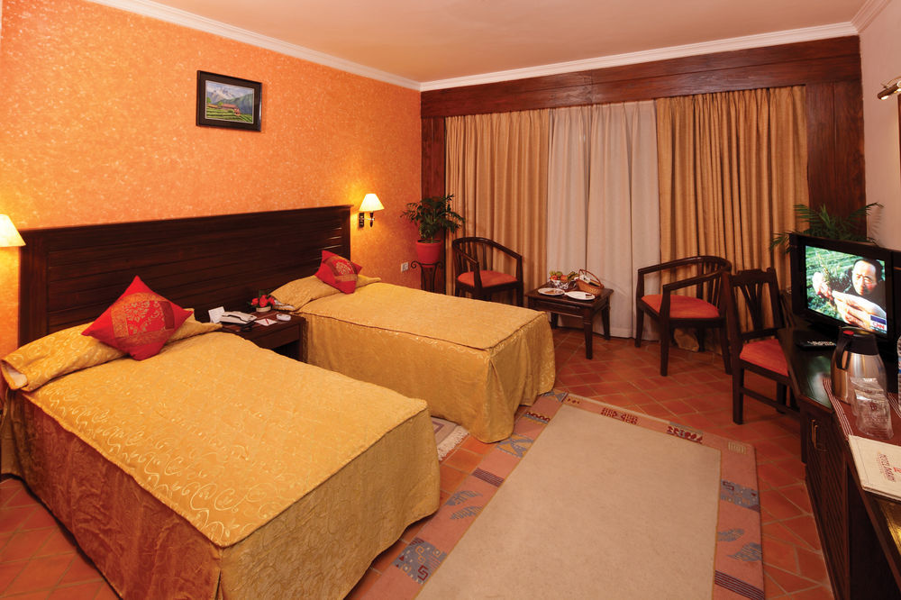 Hotel Barahi Pokhara Exterior photo
